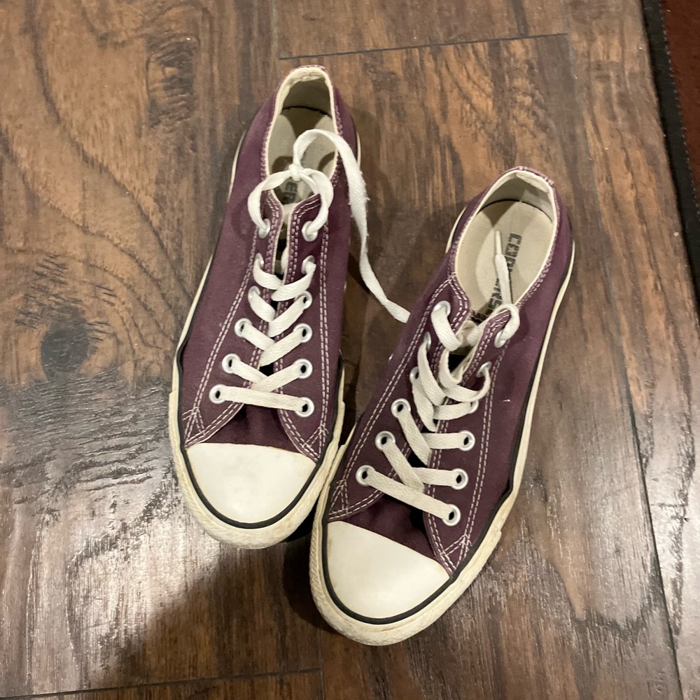 Converse Dark Purple Maroon Low-Top Sneakers Women’s 9